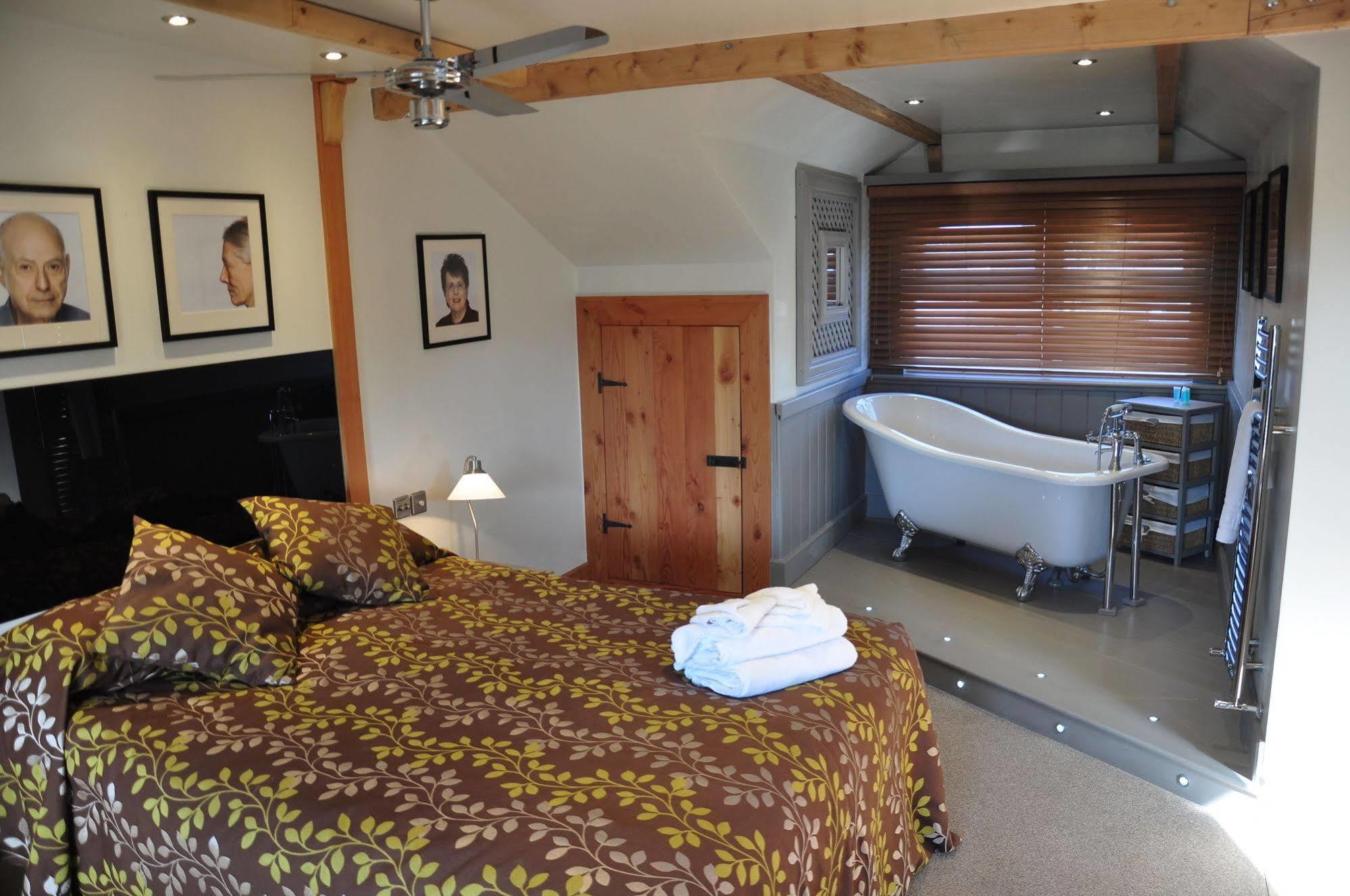 The At Cheltenham Parade Hotel