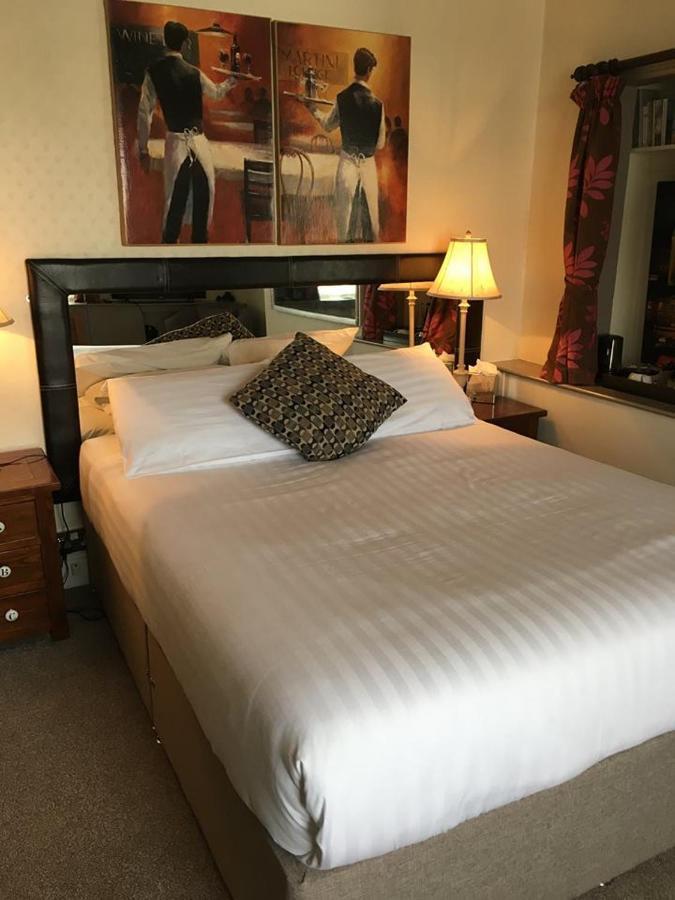 The At Cheltenham Parade Hotel 4*